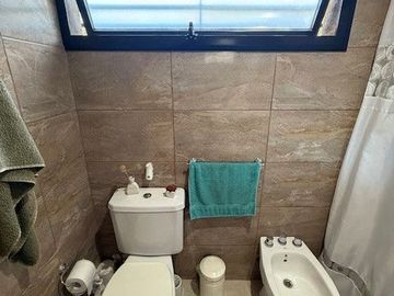 Casa en venta de 2 dormitorios c/ cochera en Villa Elisa