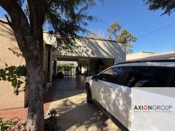 Casa en venta de 2 dormitorios c/ cochera en Villa Elisa
