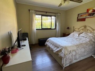 Casa en venta de 2 dormitorios c/ cochera en Villa Elisa