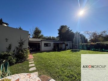 Casa en venta de 2 dormitorios c/ cochera en Villa Elisa