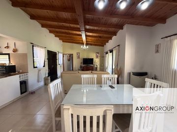 Casa en venta de 2 dormitorios c/ cochera en Villa Elisa
