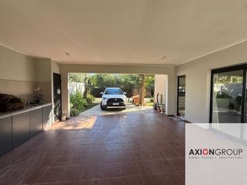 Casa en venta de 2 dormitorios c/ cochera en Villa Elisa