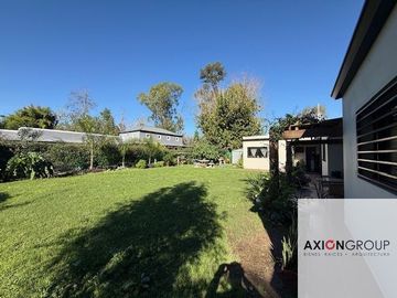 Casa en venta de 2 dormitorios c/ cochera en Villa Elisa