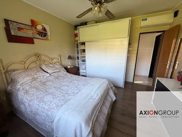 Casa en venta de 2 dormitorios c/ cochera en Villa Elisa