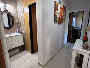 Casa en venta de 2 dormitorios c/ cochera en Villa Elisa
