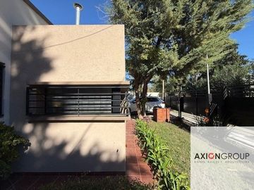 Casa en venta de 2 dormitorios c/ cochera en Villa Elisa