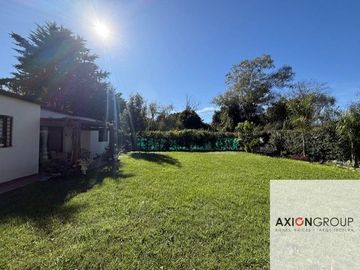 Casa en venta de 2 dormitorios c/ cochera en Villa Elisa