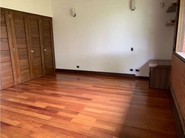 Venta de Hermosa Casa en El Retiro Con Vista a la Represa