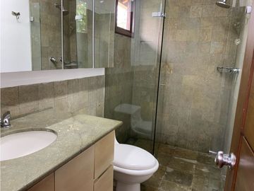 Venta de Hermosa Casa en El Retiro Con Vista a la Represa