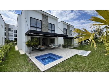 VENTA DE CASA CAMPESTRE EN ARMENIA, QUINDO, COLOMBIA