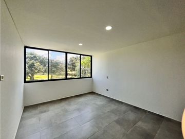 HERMOSA CASA ESQUINERA EN CONDOMINIO - ALFAGUARA JAMUND