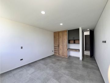 HERMOSA CASA ESQUINERA EN CONDOMINIO - ALFAGUARA JAMUND