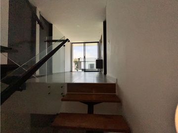 HERMOSA CASA ESQUINERA EN CONDOMINIO - ALFAGUARA JAMUND