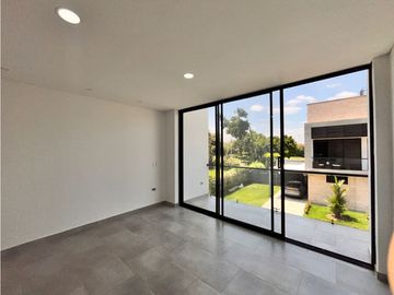 HERMOSA CASA ESQUINERA EN CONDOMINIO - ALFAGUARA JAMUND