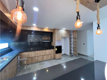 HERMOSA CASA ESQUINERA EN CONDOMINIO - ALFAGUARA JAMUND