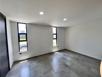 HERMOSA CASA ESQUINERA EN CONDOMINIO - ALFAGUARA JAMUND