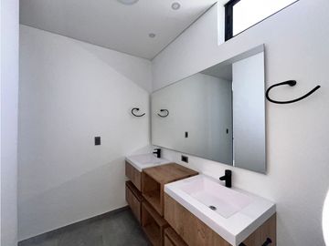 HERMOSA CASA ESQUINERA EN CONDOMINIO - ALFAGUARA JAMUND