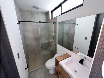 HERMOSA CASA ESQUINERA EN CONDOMINIO - ALFAGUARA JAMUND