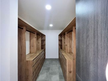 HERMOSA CASA ESQUINERA EN CONDOMINIO - ALFAGUARA JAMUND