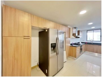 VENDO APARTAMENTO 3 ALCOBAS EDIFICIO MAR DE CRISTAL CASTILLOGRANDE