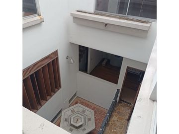 VENTA CASA AVENIDA SANTANDER MANIZALES