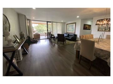 Venta apartamento hermoso apartamento con amplios espacios Loma de la