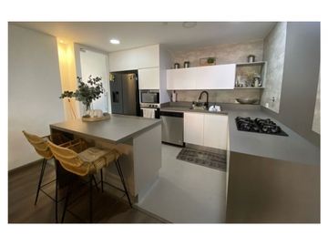 Venta apartamento hermoso apartamento con amplios espacios Loma de la