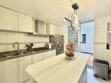 CASA EN VENTA EN TORIELLO GUERRA TOTALMENTE REMODELADA.