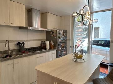 CASA EN VENTA EN TORIELLO GUERRA TOTALMENTE REMODELADA.