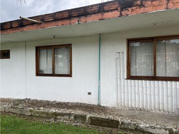 Venta o  /alquiler  de Casa lote para empresa en Guarne
