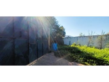 Parcela de 5.700 m2, con casa de 144 m2., en La Cruz.