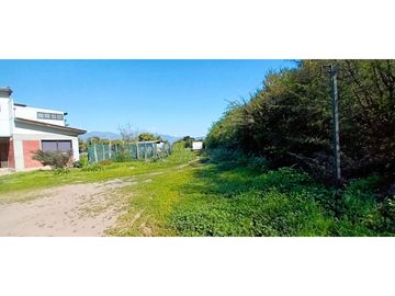 Parcela de 5.700 m2, con casa de 144 m2., en La Cruz.