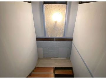 Parcela de 5.700 m2, con casa de 144 m2., en La Cruz.