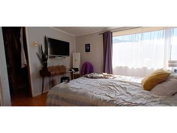 Parcela de 5.700 m2, con casa de 144 m2., en La Cruz.