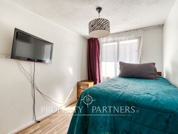 Estoril, Casa de 3 pisos con excelente conectividad ubicada en pasaje tranquilo