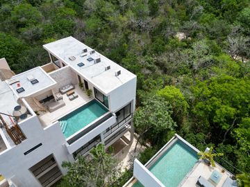 Penthouse amueblado en venta en Chemuyil