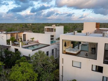 Penthouse amueblado en venta en Chemuyil