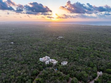 Penthouse amueblado en venta en Chemuyil
