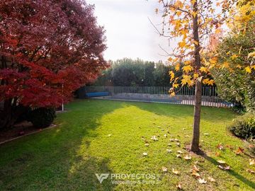 Casa en Venta en Av. Pedro Lira Urquieta, Lo Barnechea
