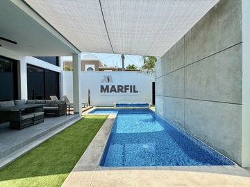 Hermosa Casa en Venta con Alberca Residencial Esmeralda en Colima de 4 Recámaras