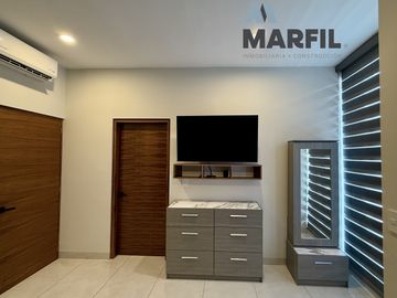 Hermosa Casa en Venta con Alberca Residencial Esmeralda en Colima de 4 Recámaras