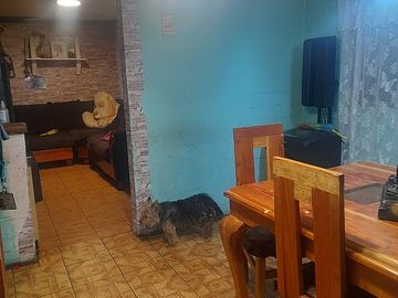 CASA 4 DORMITORIOS 2 BAÑOS, EXCELENTE CONECTIVIDAD.