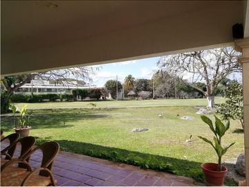CASA EN VENTA EN MERIDA F-2111, 5 REC. CLUB DE GOLF LA CEIBA $14,000,000