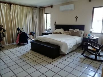 CASA EN VENTA EN MERIDA F-2111, 5 REC. CLUB DE GOLF LA CEIBA $14,000,000