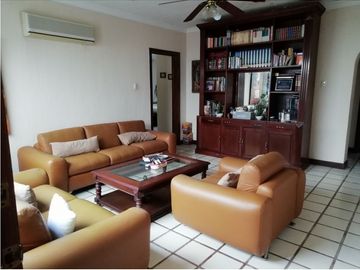 CASA EN VENTA EN MERIDA F-2111, 5 REC. CLUB DE GOLF LA CEIBA $14,000,000