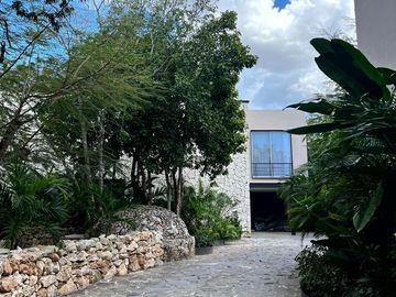 Casa en Venta Residencial Jardines de NUUKAN Cholul, Mérida Yucatán.