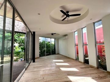 Casa en Venta Residencial Jardines de NUUKAN Cholul, Mérida Yucatán.