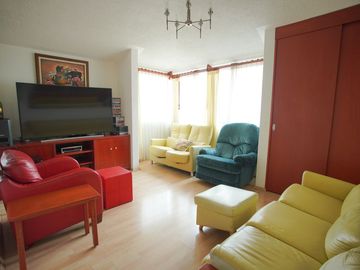 Casa con jardín privado y 4 recámaras en Condoplaza IV, Chiluca