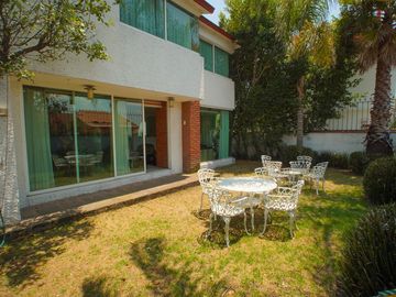 Casa con jardín privado y 4 recámaras en Condoplaza IV, Chiluca