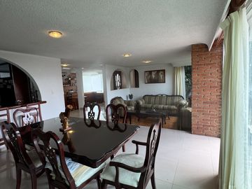Casa con jardín privado y 4 recámaras en Condoplaza IV, Chiluca